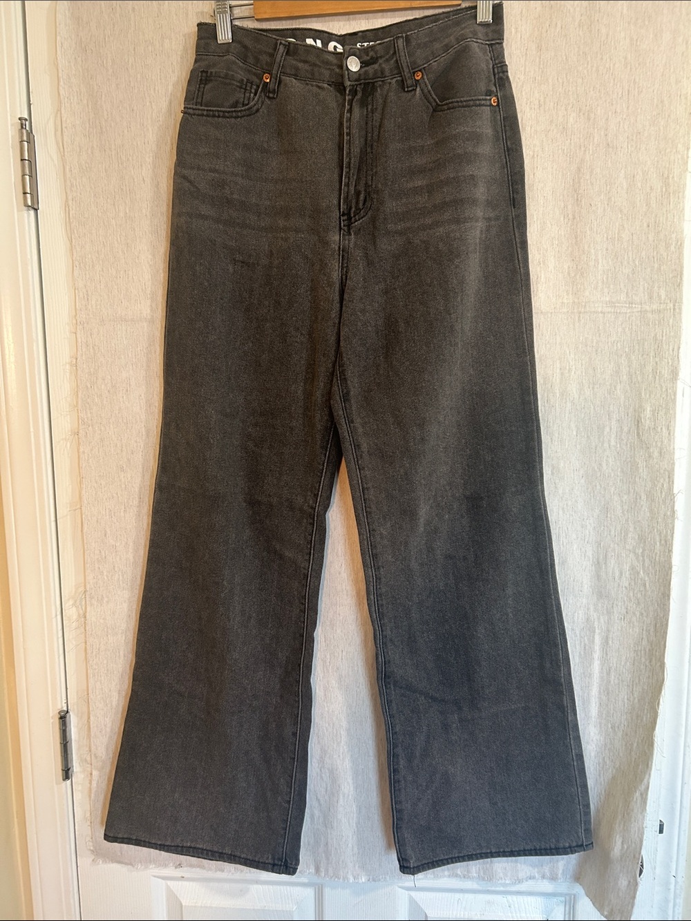 Women’s Black Wide-Leg Jeans